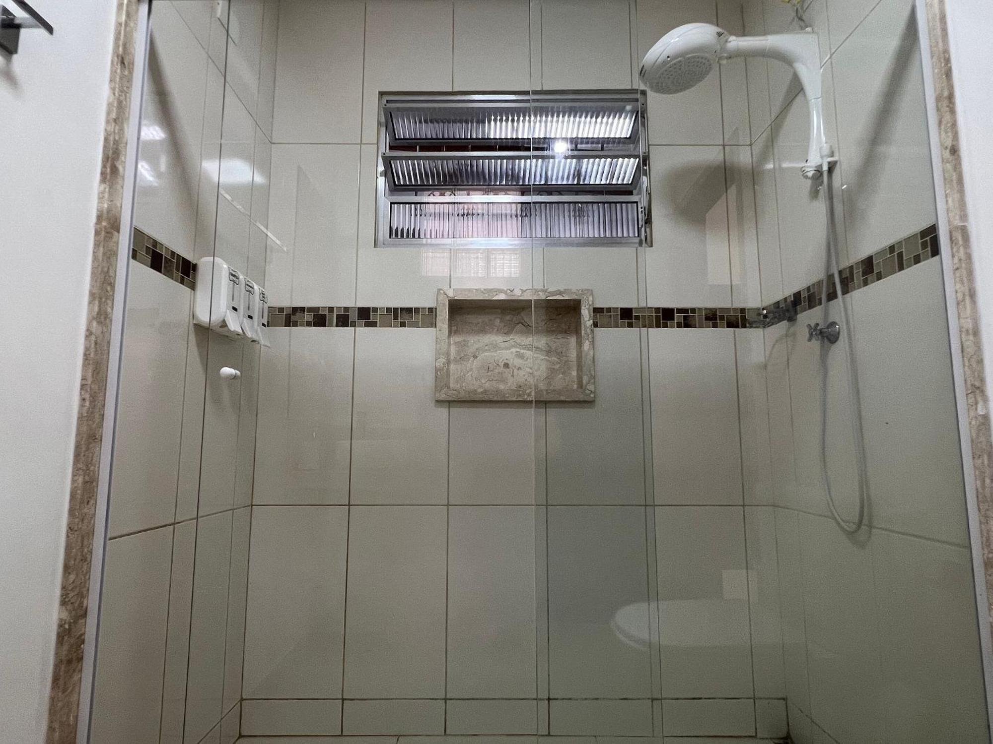 Casa Agradavel Com Piscina, A Poucos Passos Da Praia Peruibe Luaran gambar
