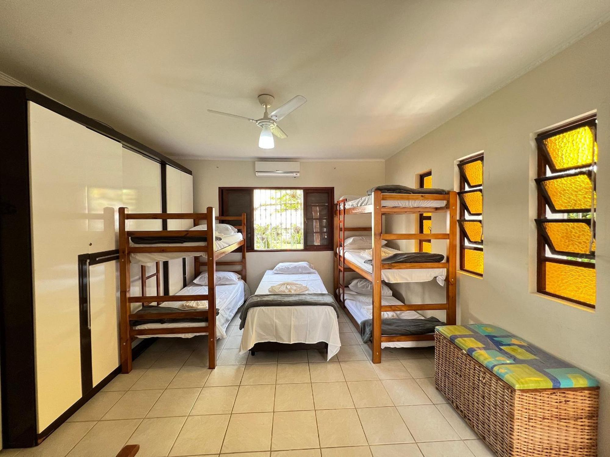 Casa Agradavel Com Piscina, A Poucos Passos Da Praia Peruibe Luaran gambar