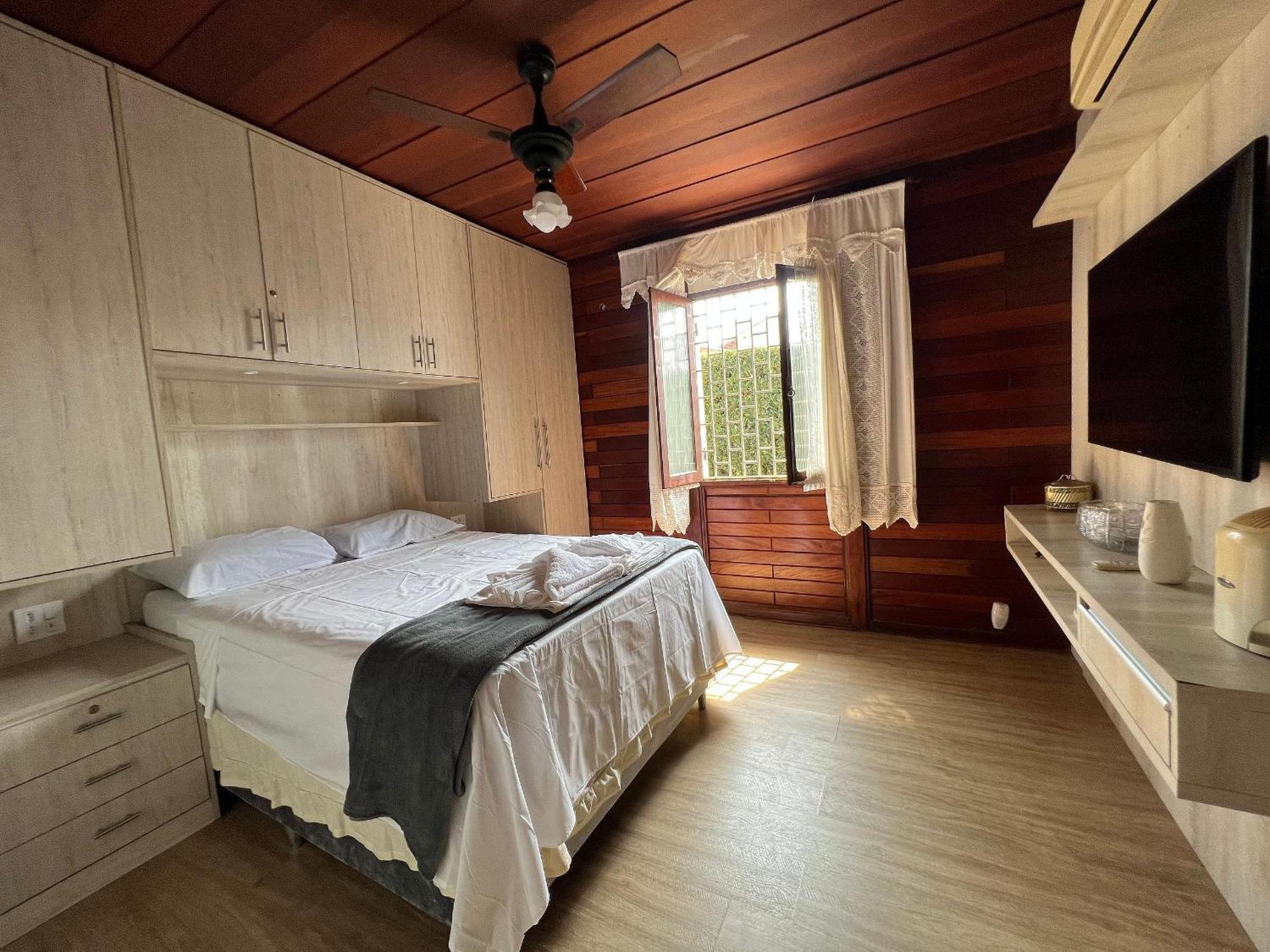 Casa Agradavel Com Piscina, A Poucos Passos Da Praia Peruibe Luaran gambar