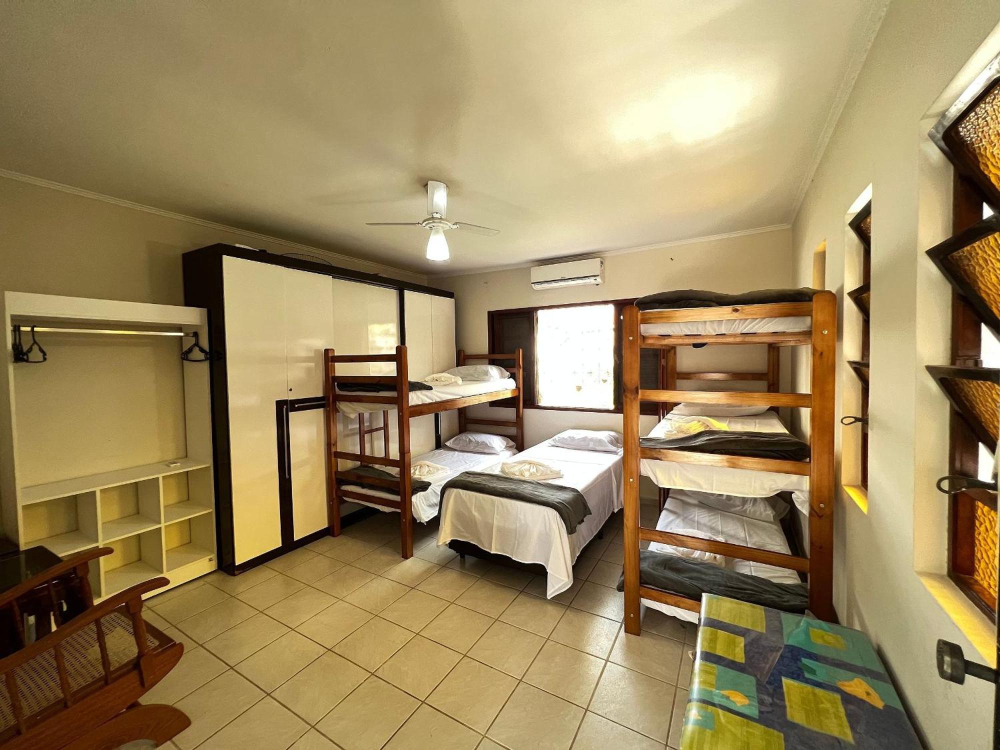 Casa Agradavel Com Piscina, A Poucos Passos Da Praia Peruibe Luaran gambar