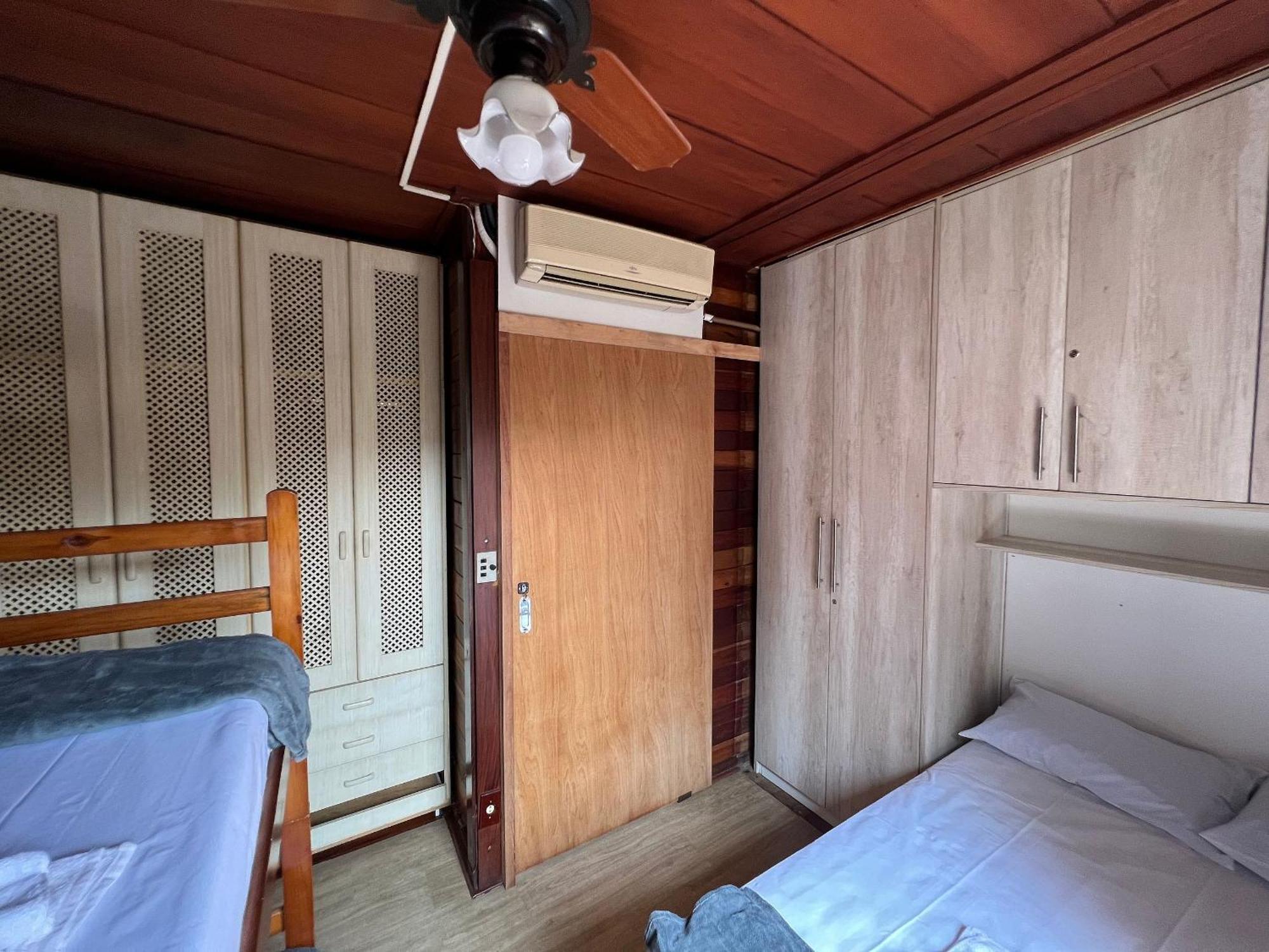 Casa Agradavel Com Piscina, A Poucos Passos Da Praia Peruibe Luaran gambar