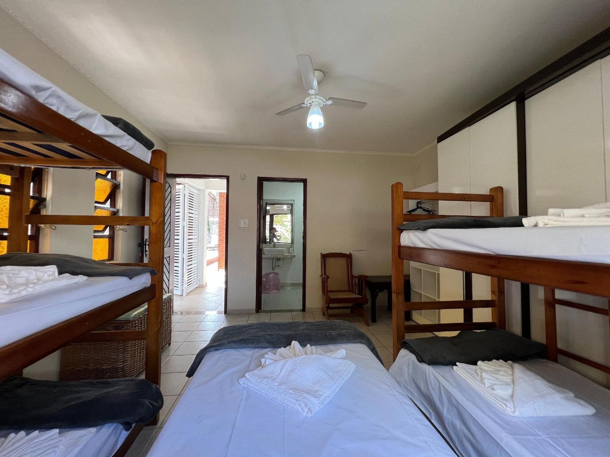 Casa Agradavel Com Piscina, A Poucos Passos Da Praia Peruibe Luaran gambar