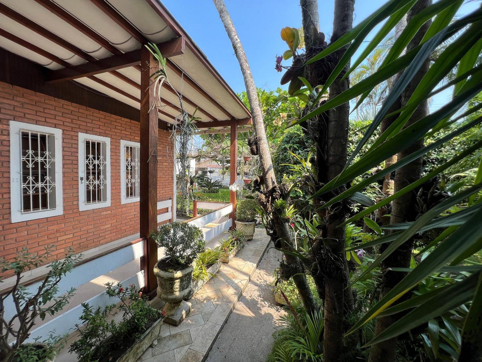 Casa Agradavel Com Piscina, A Poucos Passos Da Praia Peruibe Luaran gambar